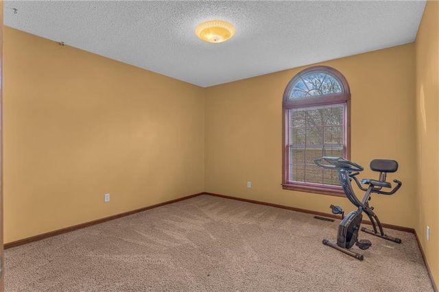 1884 E 978th Road, Lawrence, KS 66049