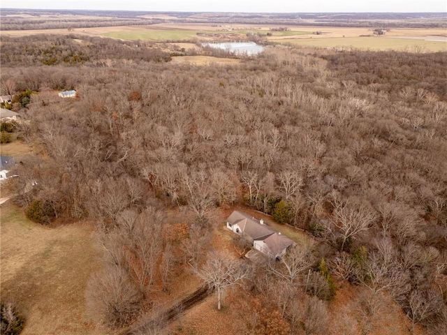 1884 E 978th Road, Lawrence, KS 66049