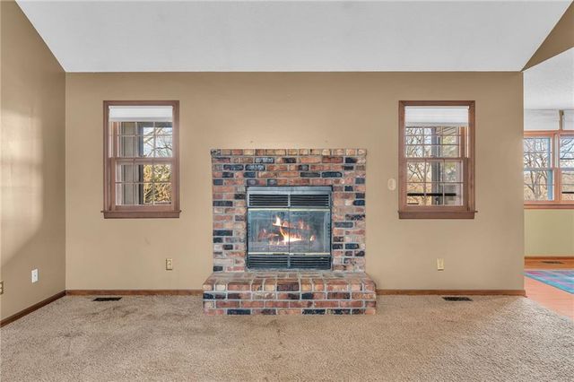 1884 E 978th Road, Lawrence, KS 66049