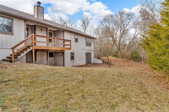 1884 E 978th Road, Lawrence, KS 66049