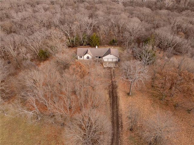 1884 E 978th Road, Lawrence, KS 66049