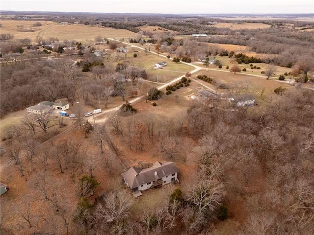 1884 E 978th Road, Lawrence, KS 66049