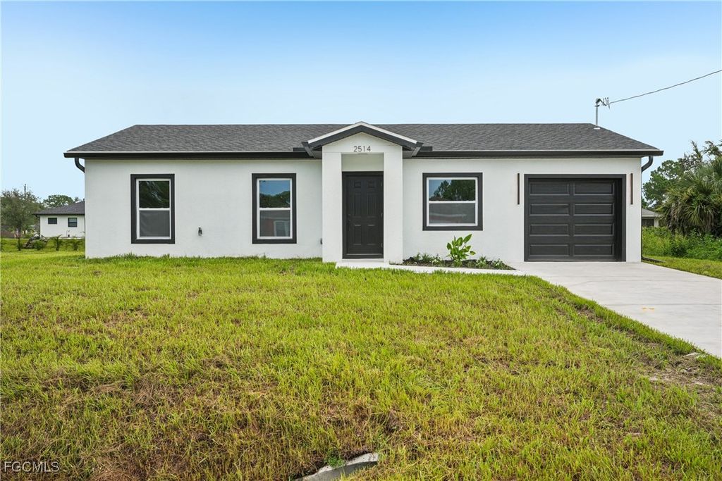 2514 38th ST SW, Lehigh Acres, FL 33976