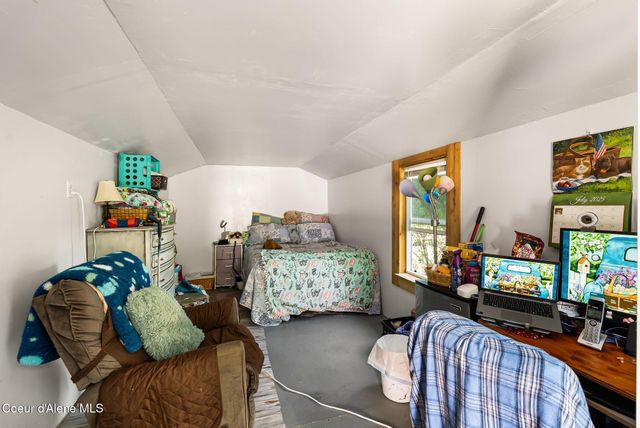3464 Upper Pack River Rd, Sandpoint, ID 83864