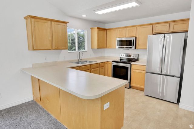 2049 N 700 W, West Bountiful, UT 84087