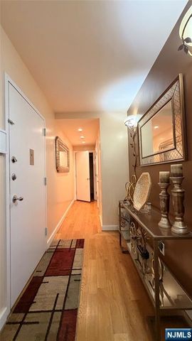 7004 Blvd East 311C, West New York, NJ 07093