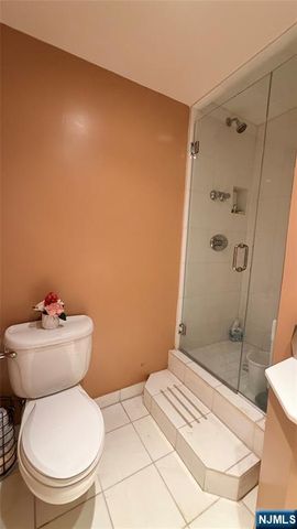 7004 Blvd East 311C, West New York, NJ 07093