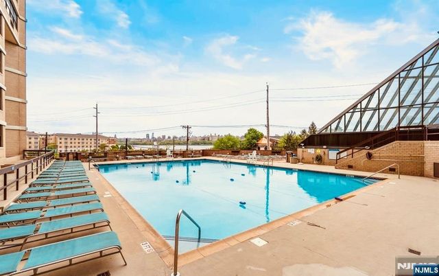 7004 Blvd East 311C, West New York, NJ 07093
