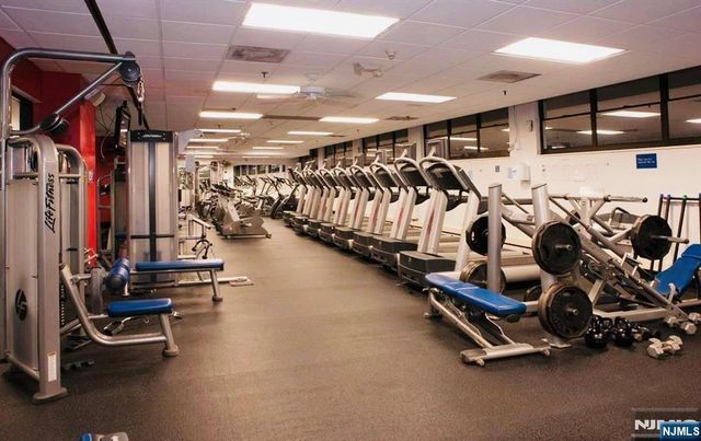 7004 Blvd East 311C, West New York, NJ 07093