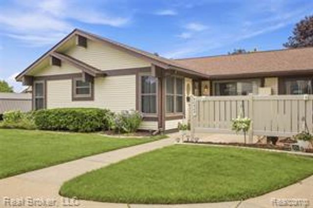 40424 Newport Drive 73, Plymouth, MI 48170