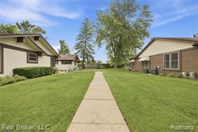 40424 Newport Drive 73, Plymouth, MI 48170