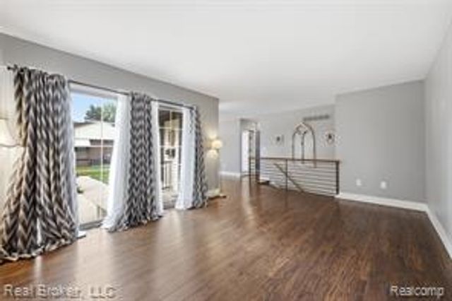40424 Newport Drive 73, Plymouth, MI 48170