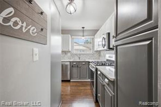 40424 Newport Drive 73, Plymouth, MI 48170