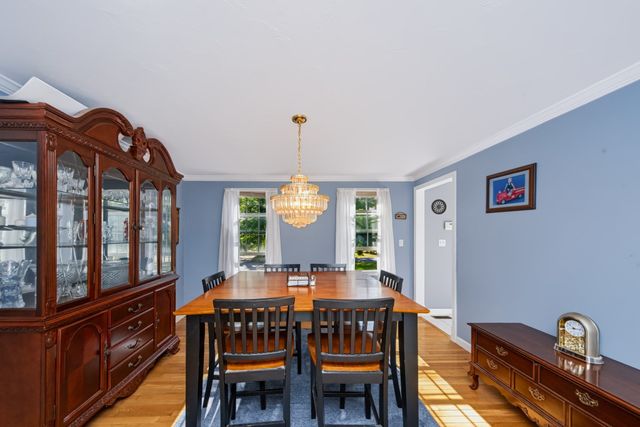 24 Evergreen Rd, Lakeville, MA 02347