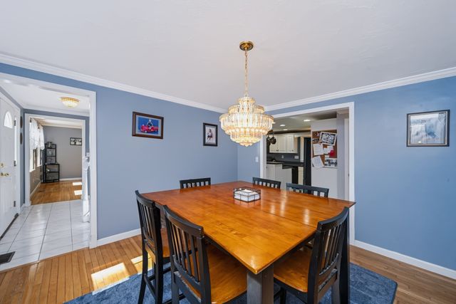 24 Evergreen Rd, Lakeville, MA 02347