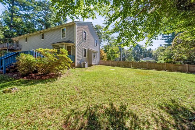 24 Evergreen Rd, Lakeville, MA 02347