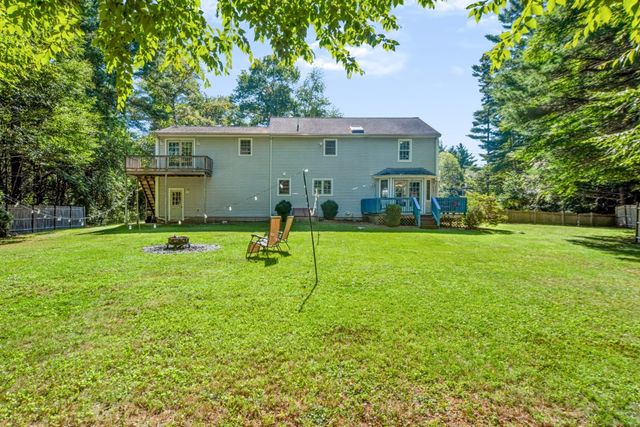 24 Evergreen Rd, Lakeville, MA 02347