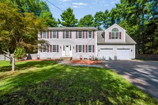 24 Evergreen Rd, Lakeville, MA 02347