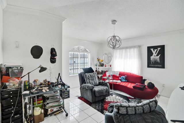 7456 W 34th Ct, Hialeah, FL 33018