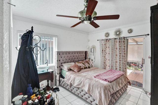 7456 W 34th Ct, Hialeah, FL 33018