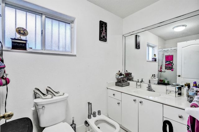 7456 W 34th Ct, Hialeah, FL 33018