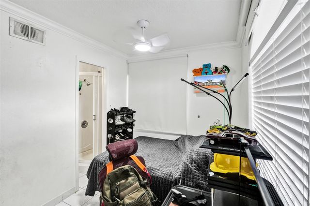 7456 W 34th Ct, Hialeah, FL 33018