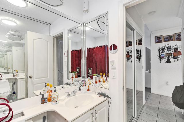 7456 W 34th Ct, Hialeah, FL 33018