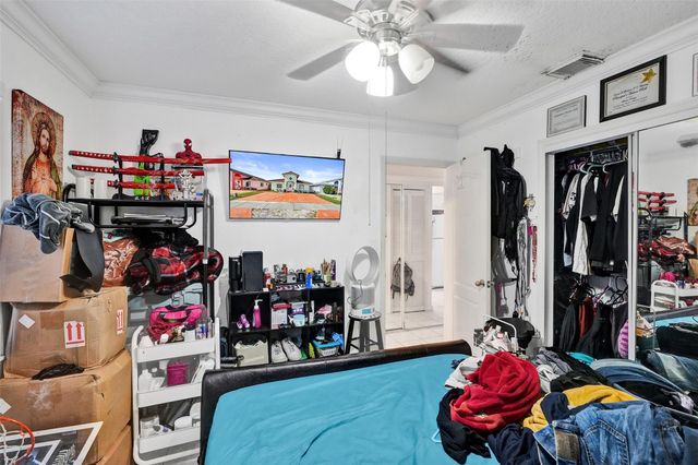 7456 W 34th Ct, Hialeah, FL 33018