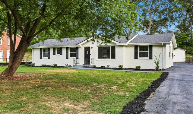 2511 Timberwood Dr, Clarksville, TN 37040