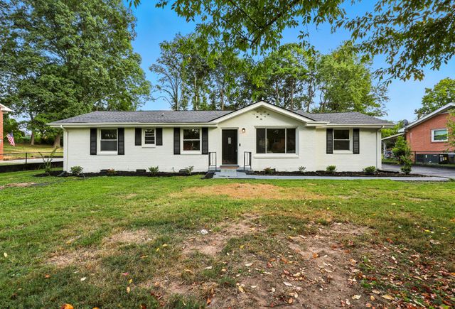 2511 Timberwood Dr, Clarksville, TN 37040