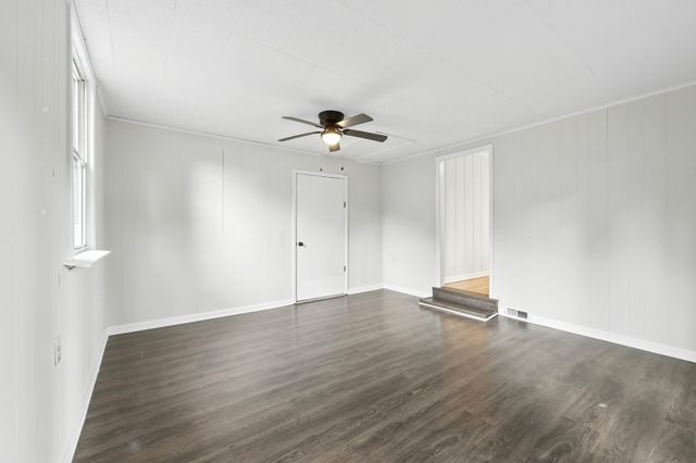 2511 Timberwood Dr, Clarksville, TN 37040