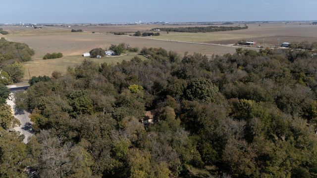 75 County Road 129, Taylor, TX 76574