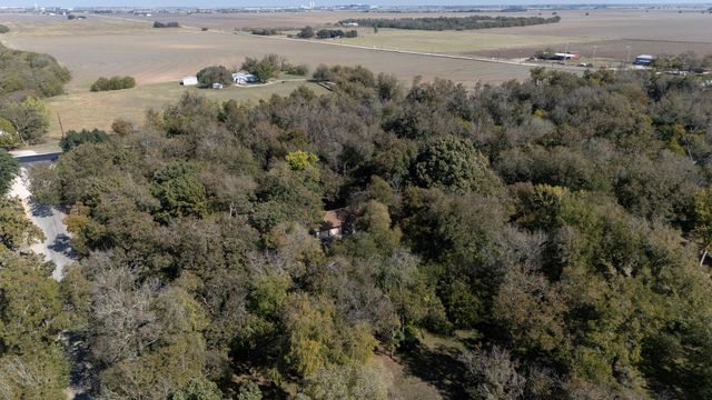 75 County Road 129, Taylor, TX 76574