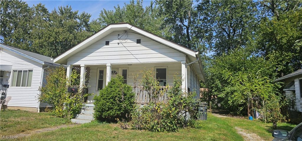 961 Wyley Avenue, Akron, OH 44306