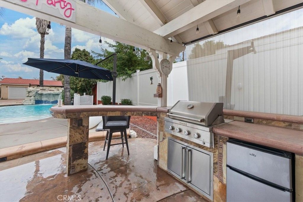 23549 Cherry, Newhall, CA 91321 — photo 2