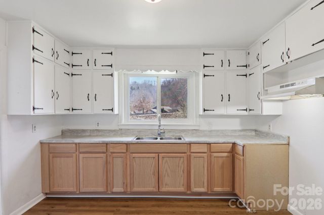 541 Paragon Parkway, Waynesville, NC 28786