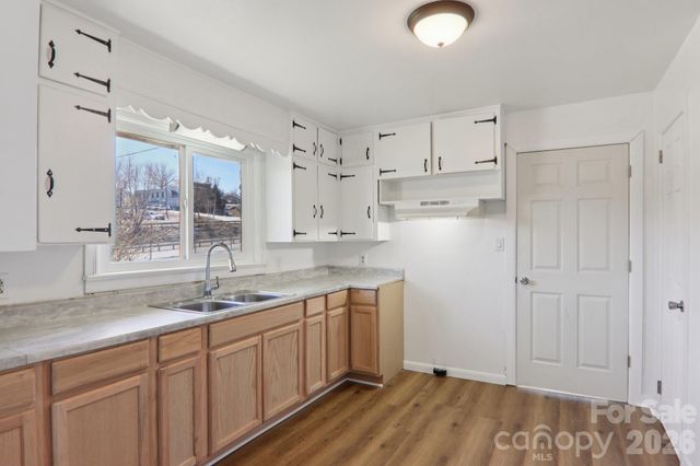 541 Paragon Parkway, Waynesville, NC 28786