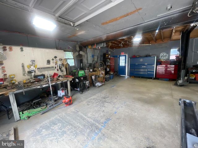 341 OLD MILL RD, Carlisle, PA 17015