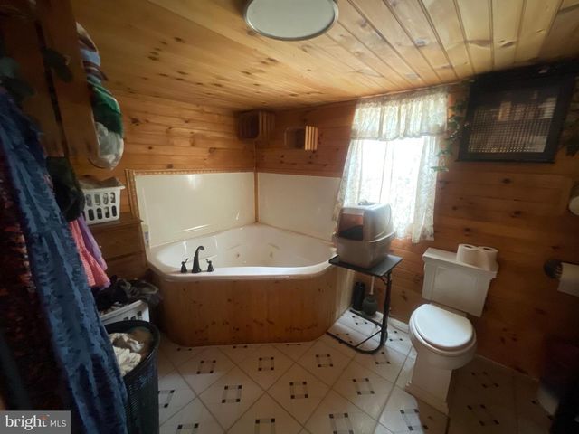 341 OLD MILL RD, Carlisle, PA 17015