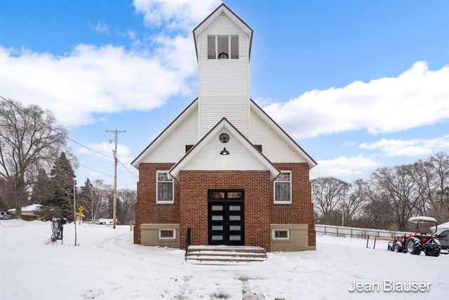 10 1st Street, Stanwood, MI 49346