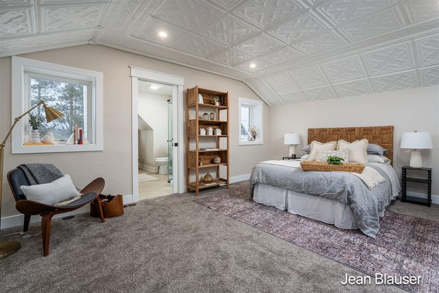 10 1st Street, Stanwood, MI 49346