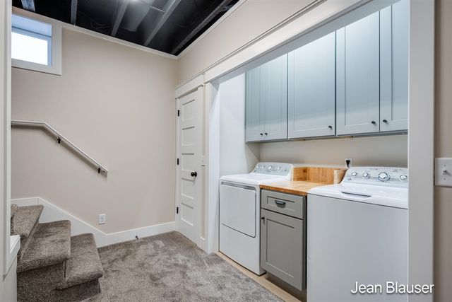 10 1st Street, Stanwood, MI 49346