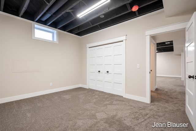 10 1st Street, Stanwood, MI 49346