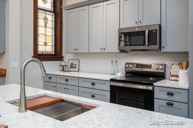 10 1st Street, Stanwood, MI 49346