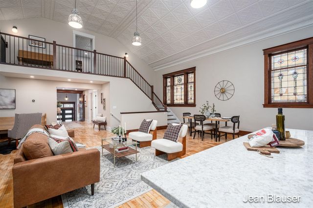 10 1st Street, Stanwood, MI 49346