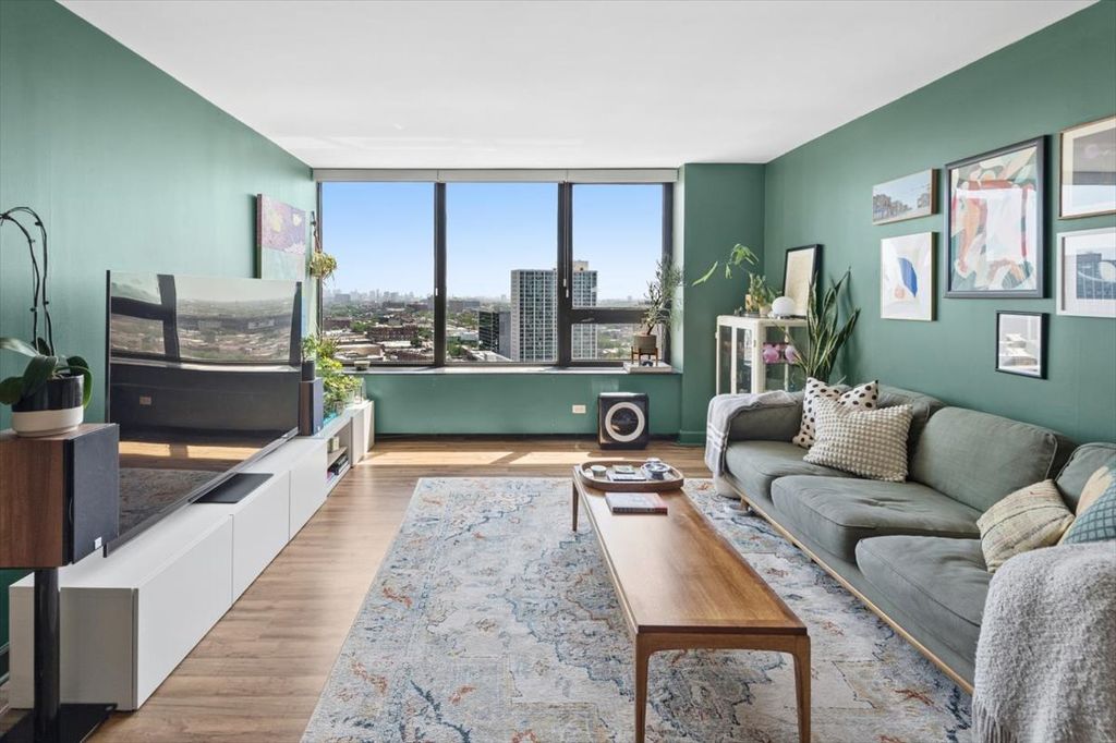 3930 N PINE GROVE Avenue 2304, Chicago, IL 60613 — photo 3