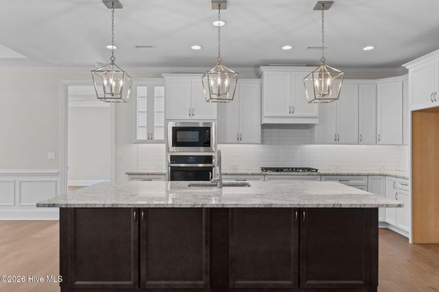 193 E Winding Way, Wallace, NC 28466
