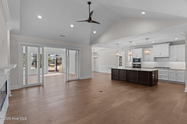193 E Winding Way, Wallace, NC 28466