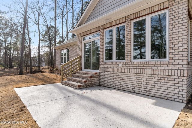 193 E Winding Way, Wallace, NC 28466