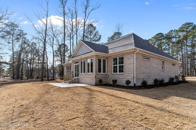 193 E Winding Way, Wallace, NC 28466